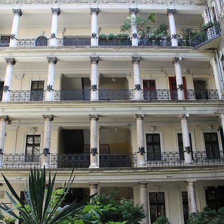 Omega Guesthouse Budapest Bagian luar foto