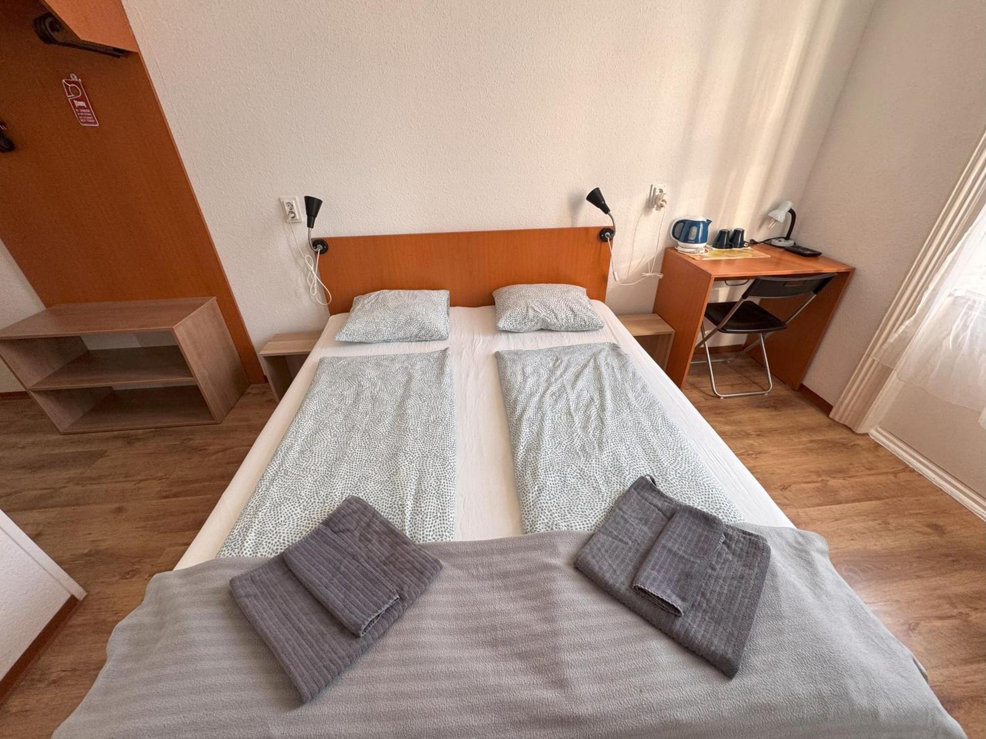Omega Guesthouse Budapest Bagian luar foto