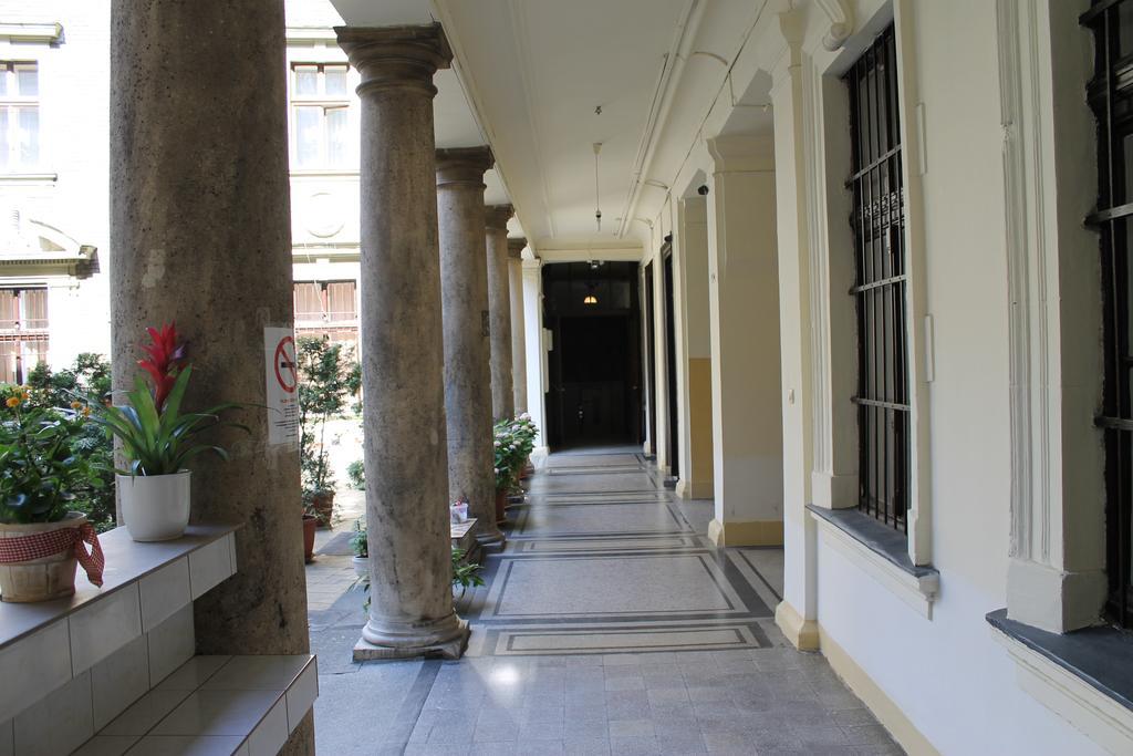 Omega Guesthouse Budapest Bagian luar foto