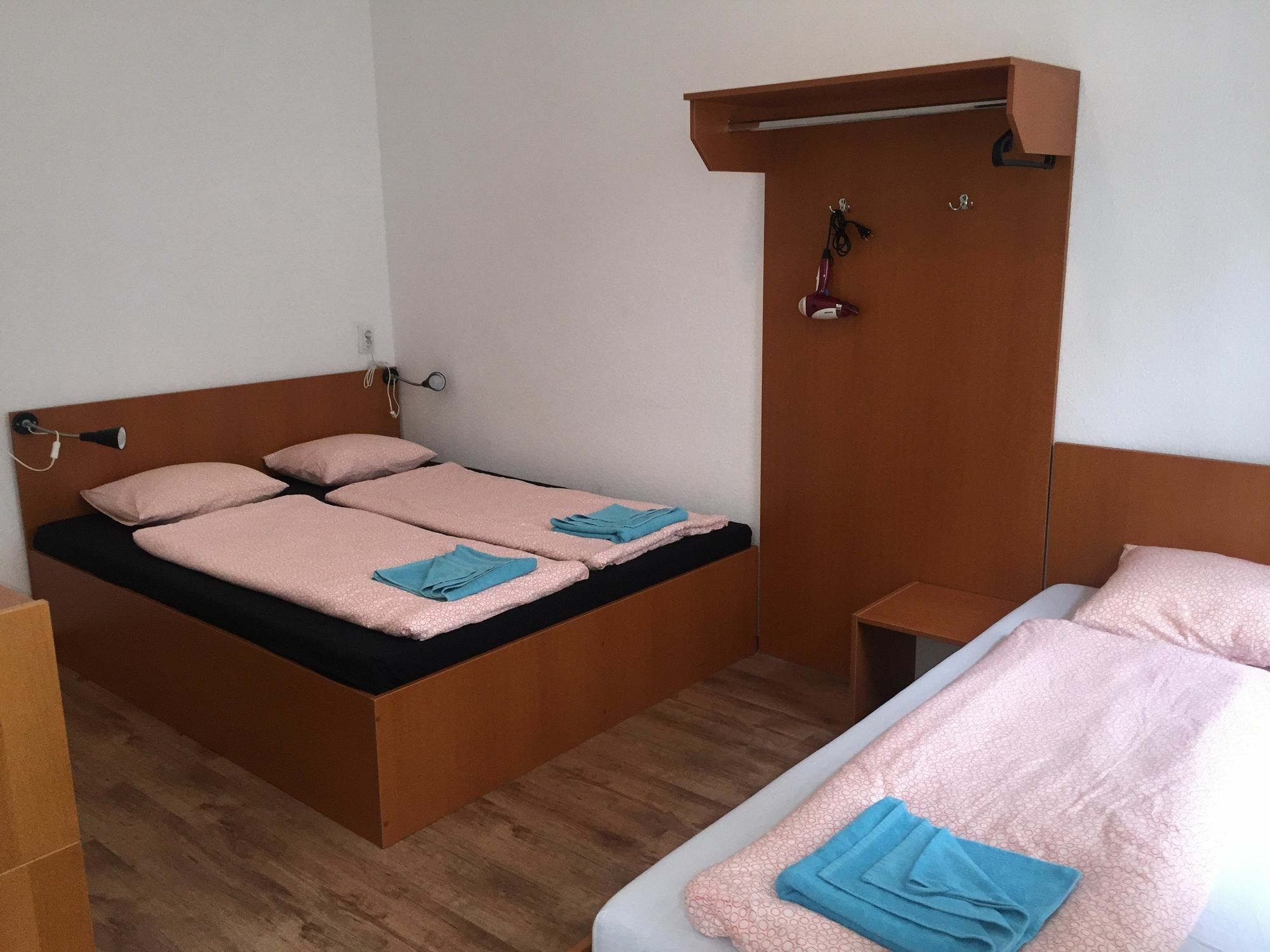 Omega Guesthouse Budapest Bagian luar foto